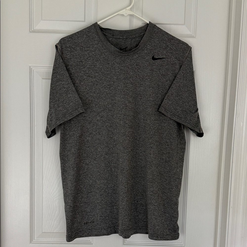 Nike dri-fit mens gray heathered teeshirt